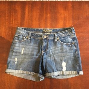 Mid rise Jean shorts